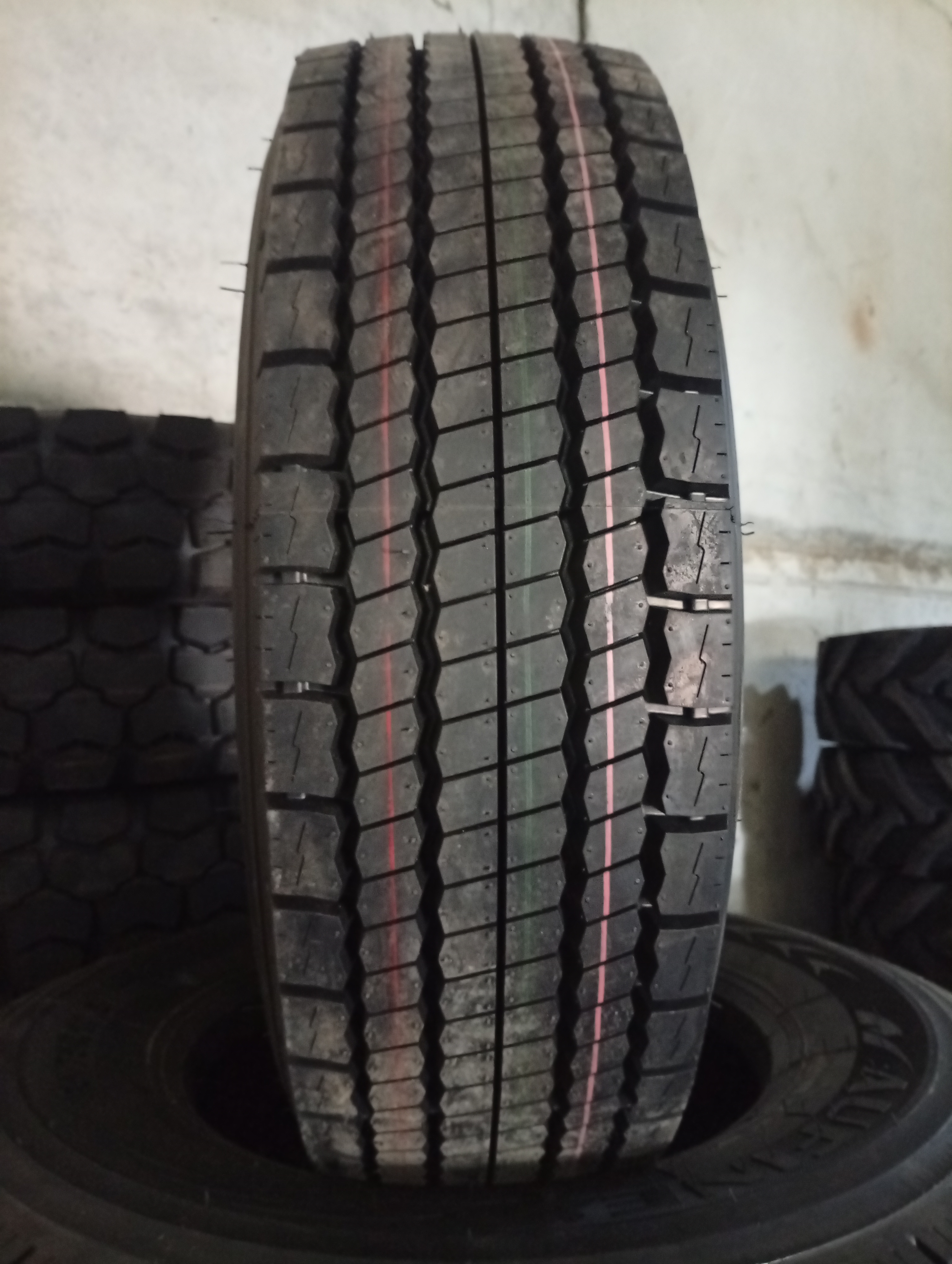 Шина 235/75R17.5 AUFINE Conqueror AF717 132М 16PR Ведущая